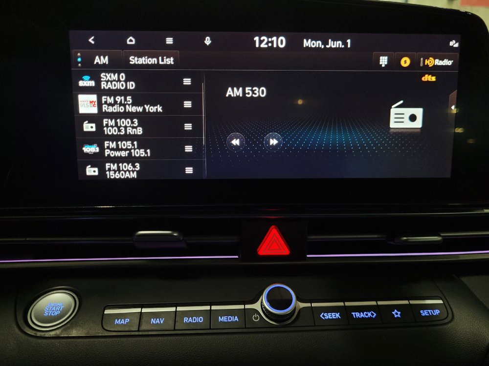 Used 2024 Hyundai Elantra SEL FWD image 25