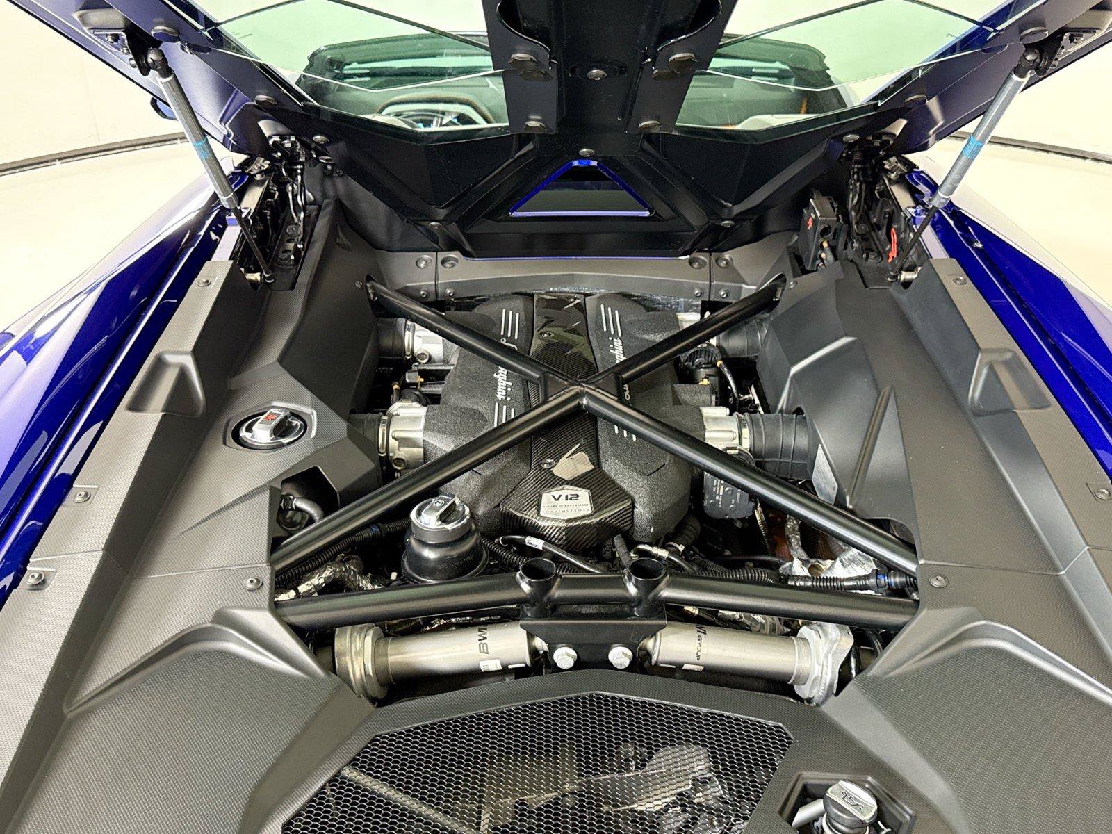 Used 2019 Lamborghini Aventador S AWD/4WD image 24