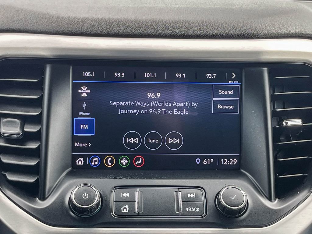 Used 2020 GMC Acadia SLE image 17