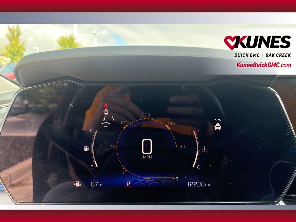 Used 2024 Chevrolet Trax LT w/ Driver Confidence Package image 12