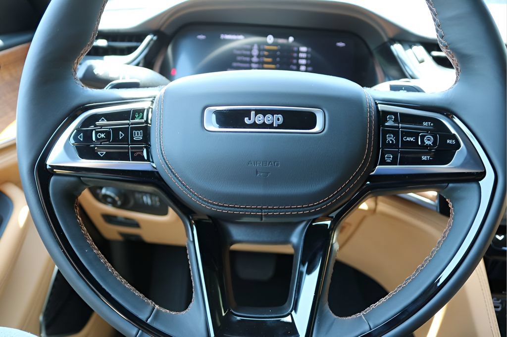 New 2026 Jeep Grand Cherokee Summit w/ Obsidian Package AWD/4WD image 22