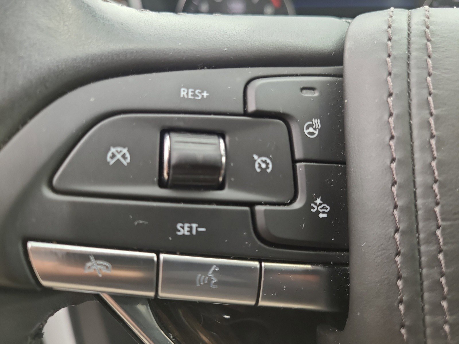 Used 2023 Cadillac XT6 Premium Luxury w/ Platinum Package FWD image 29