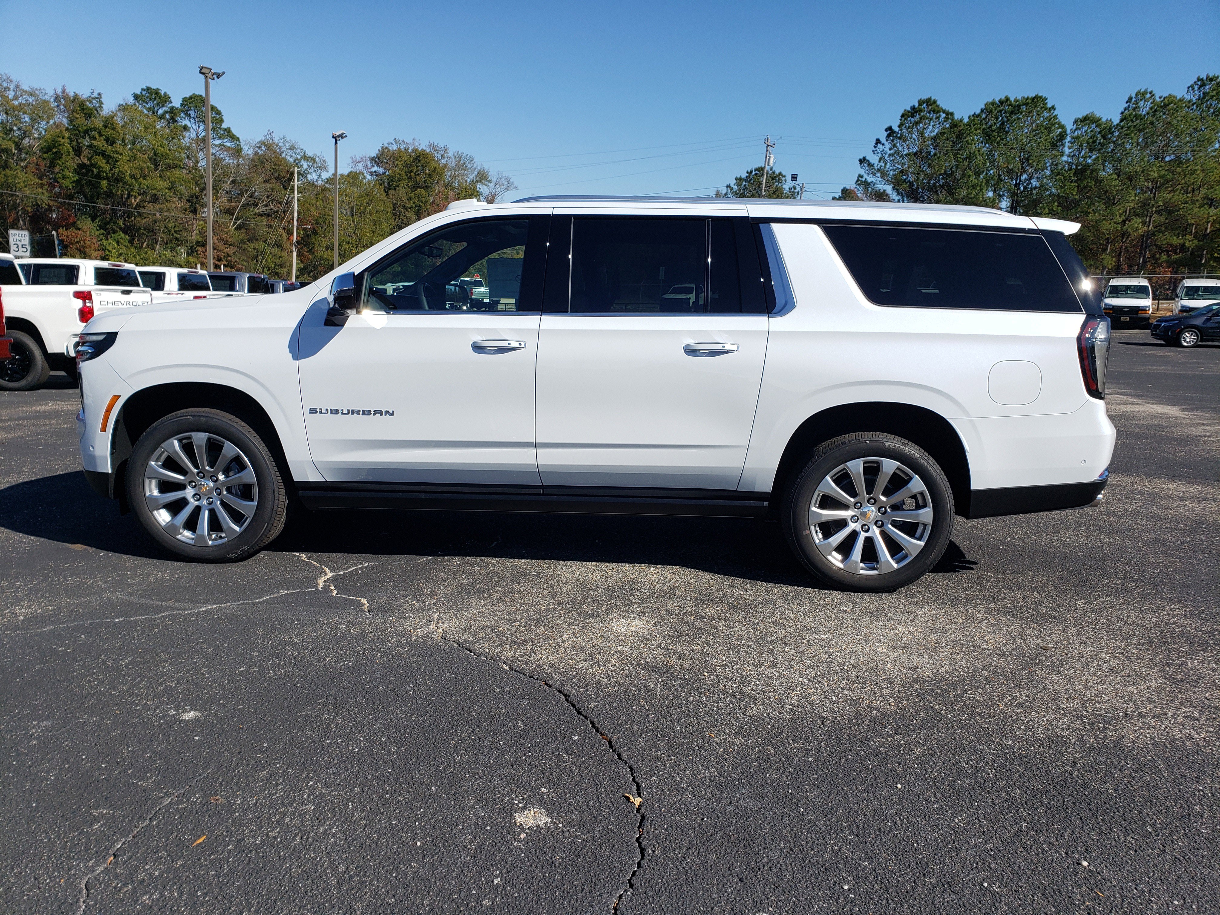 New 2026 Chevrolet Suburban Premier image 5