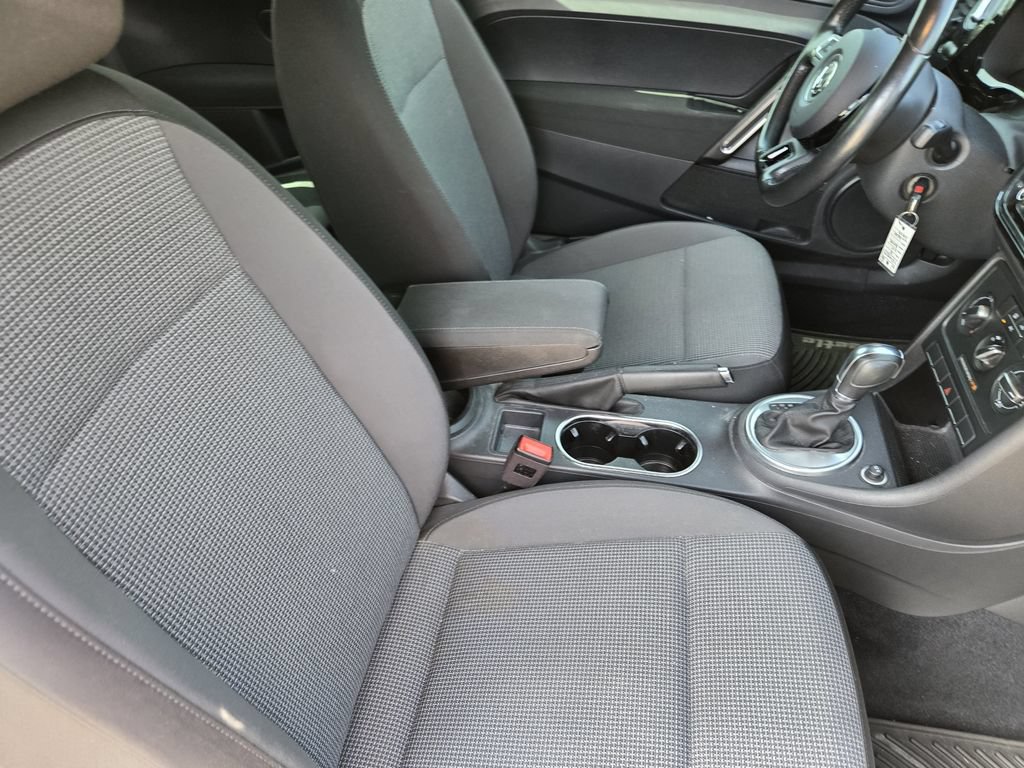 Used 2018 Volkswagen Beetle 2.0T Coast FWD image 19