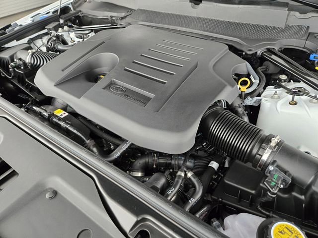 New 2025 Land Rover Discovery Dynamic SE image 19