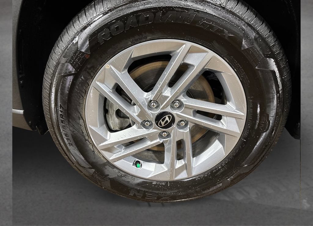 Used 2025 Hyundai Tucson SE AWD/4WD image 12