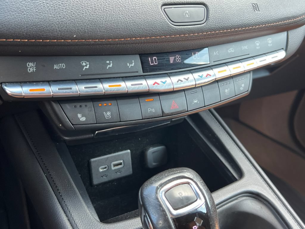 Used 2019 Cadillac XT4 Premium Luxury AWD/4WD image 30