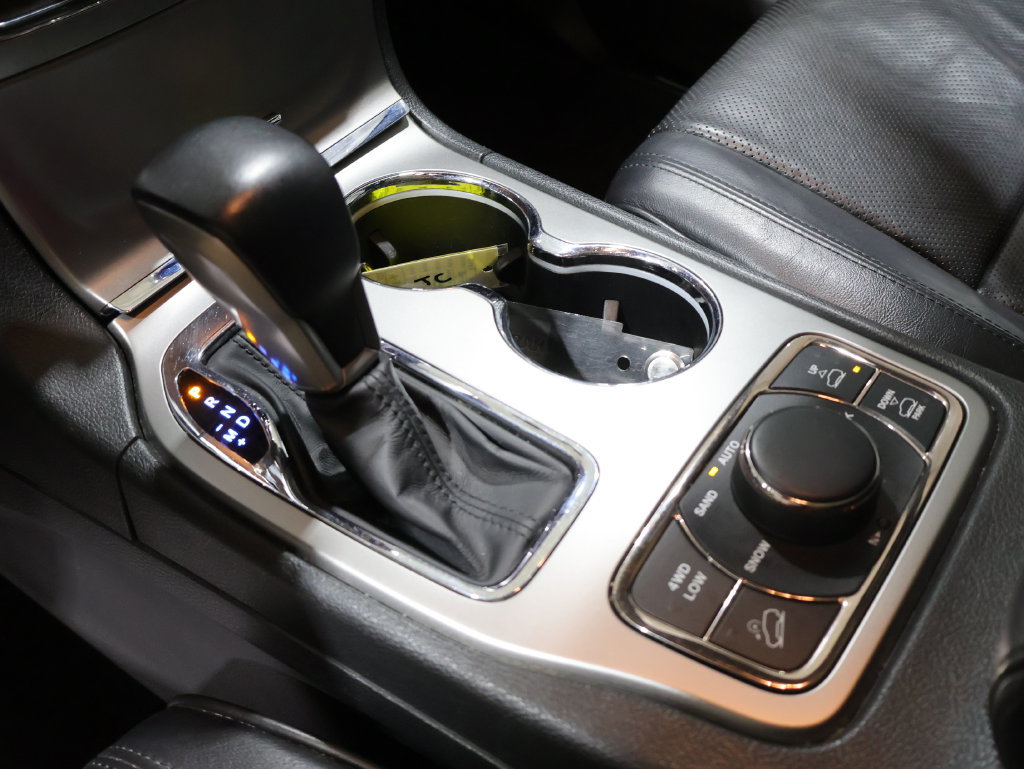 Used 2018 Jeep Grand Cherokee Overland AWD/4WD image 27