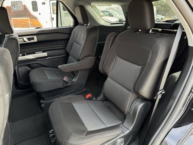Used 2024 Ford Explorer XLT image 25