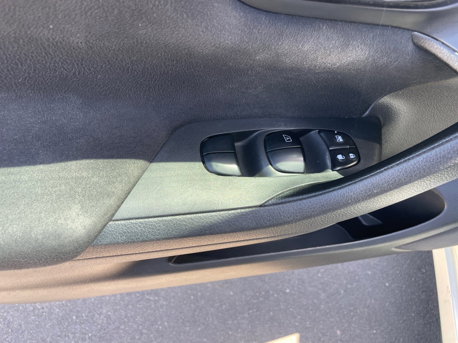 Used 2015 Nissan Altima 2.5 S w/ Power Driver Seat Package FWD image 17