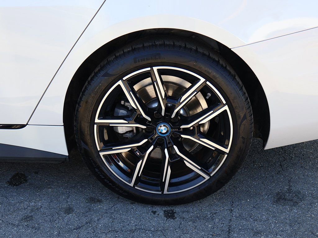 Used 2023 BMW i4 eDrive40 w/ M Sport Package image 22