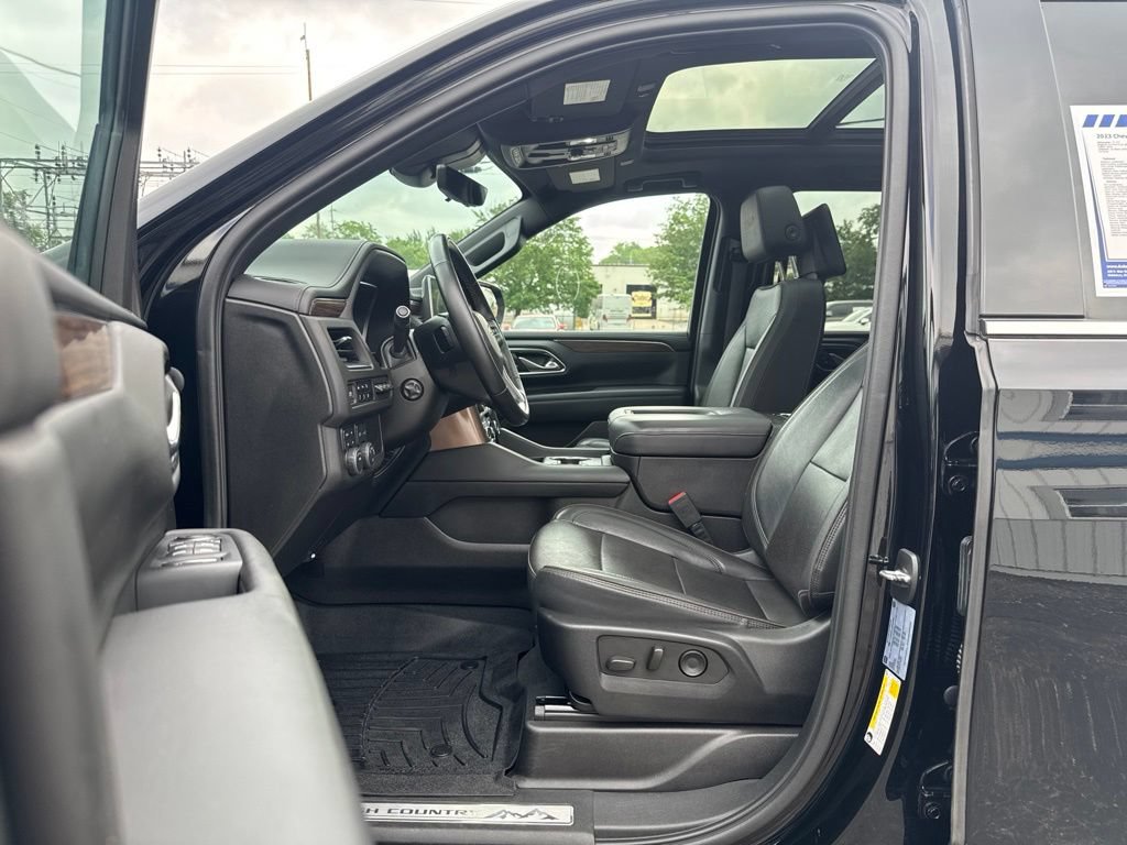 Used 2023 Chevrolet Suburban High Country w/ LPO, Illumination Package AWD/4WD image 16