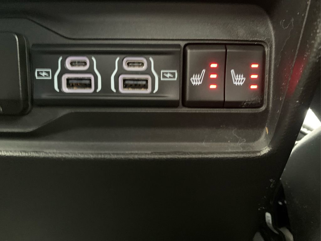 Used 2023 Jeep Grand Cherokee Limited w/ Luxury Tech Group II image 36