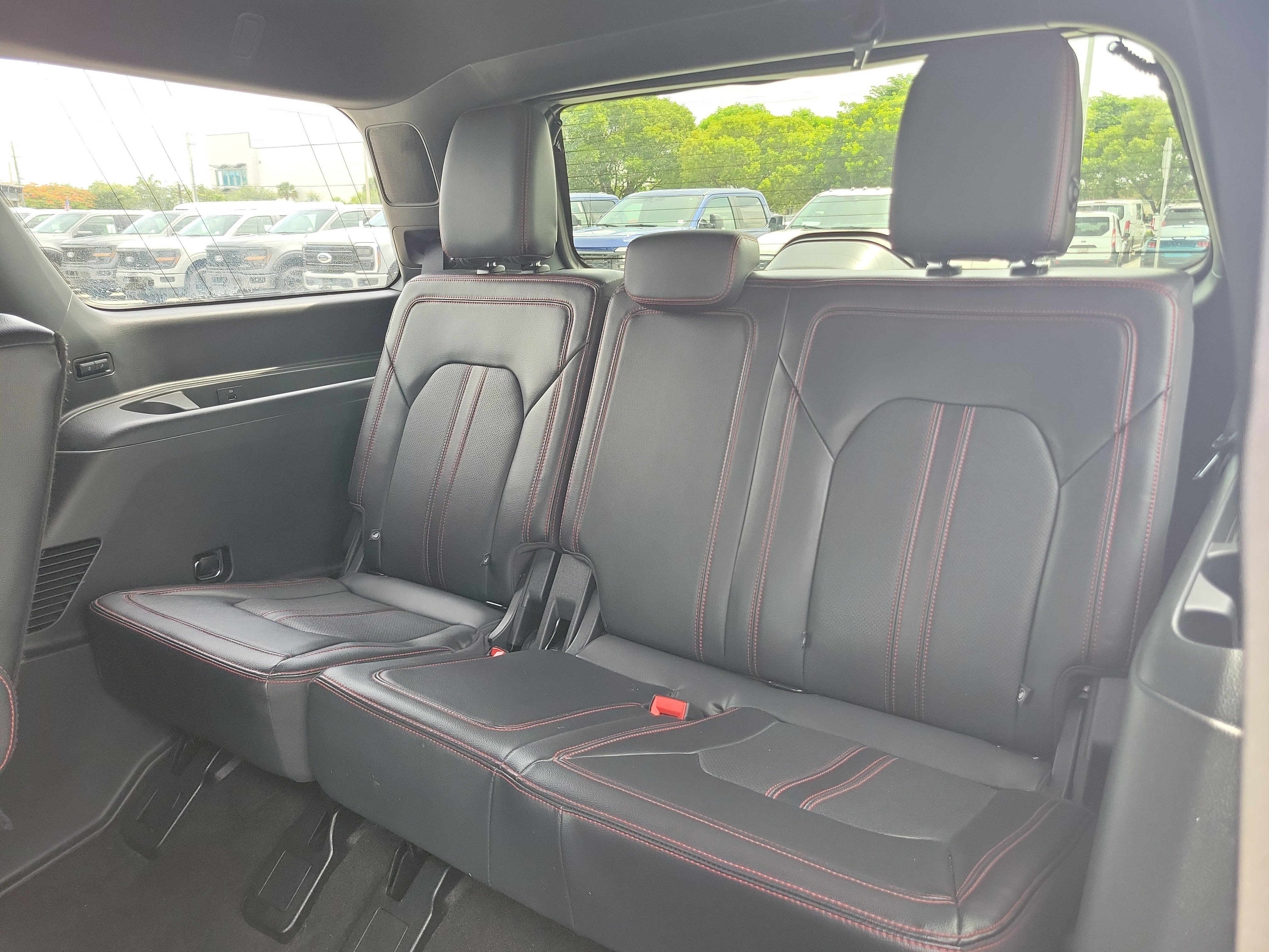 Used 2023 Ford Expedition Limited RWD image 19