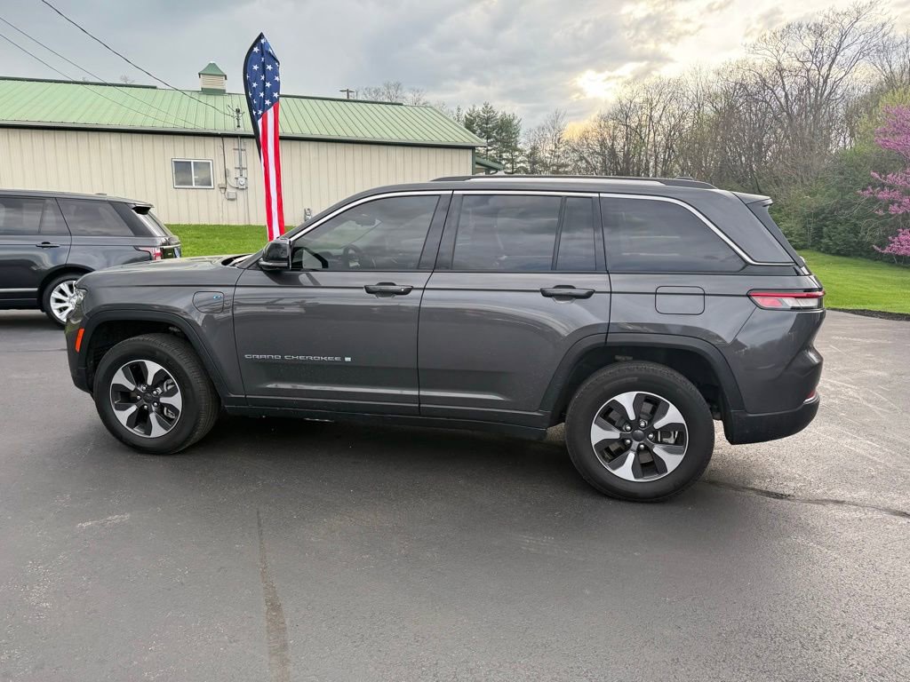 Used 2024 Jeep Grand Cherokee Limited 4xe w/ Luxury Tech Group II AWD/4WD image 8