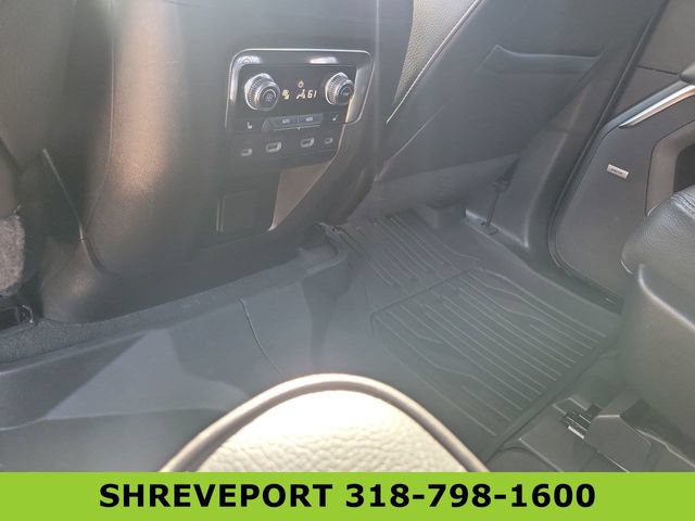 Used 2022 GMC Yukon Denali w/ Denali Ultimate Package AWD/4WD image 22