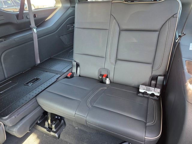 New 2026 Chevrolet Suburban Premier w/ Sun And Tow Package AWD/4WD image 7