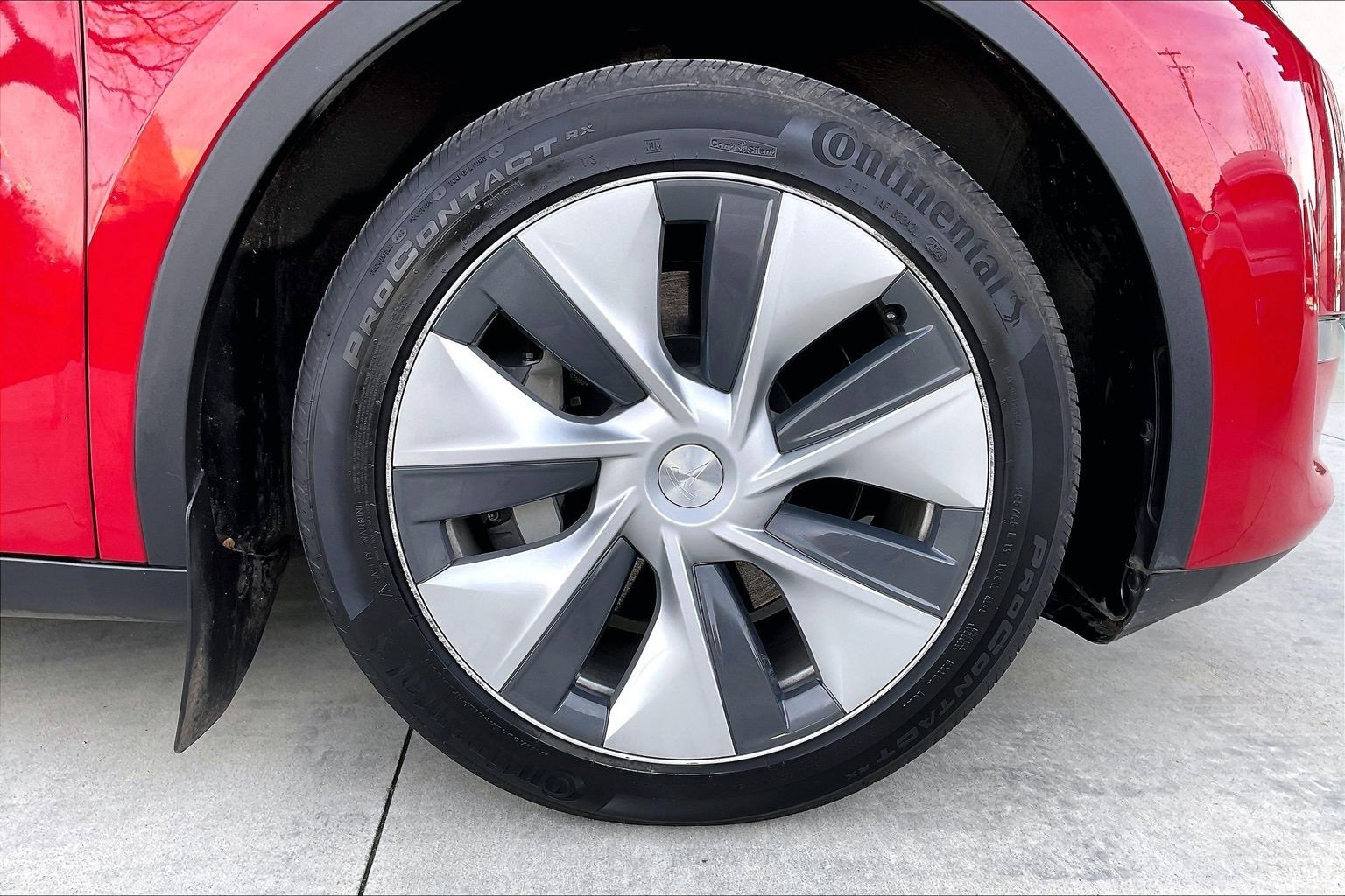 Used 2022 Tesla Model Y Long Range image 23