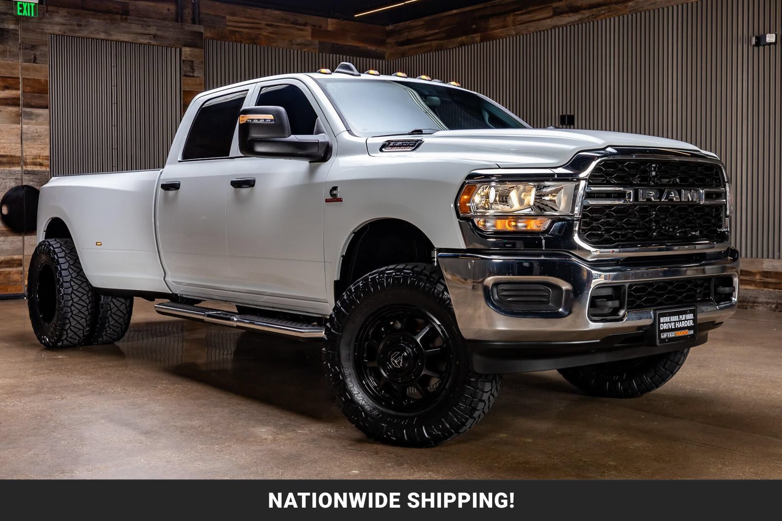 Used 2024 RAM 3500 Tradesman w/ Chrome Appearance Group AWD/4WD image 1