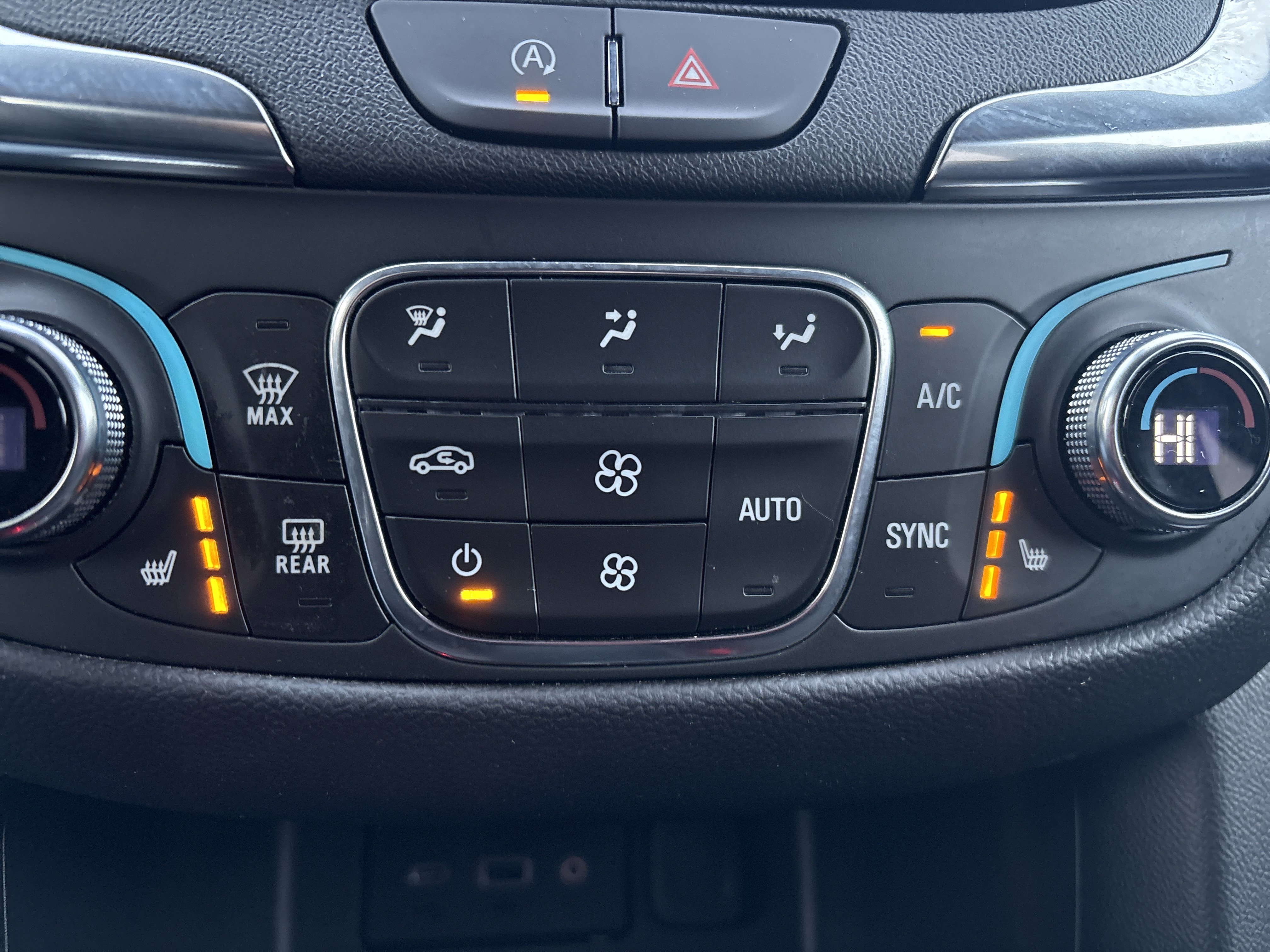 Used 2024 Chevrolet Equinox LT image 27