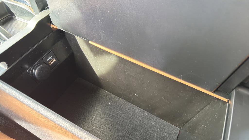 Certified 2025 Lexus UX 300h AWD w/ Accessory Package (Z1) image 28