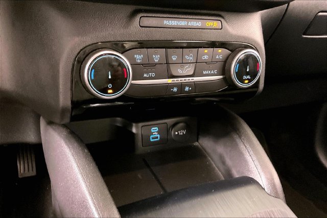 Used 2022 Ford Escape SE FWD image 12