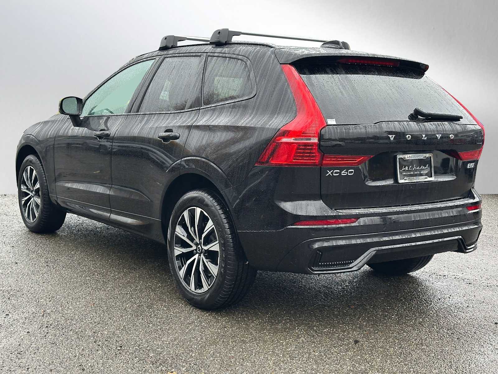 Used 2025 Volvo XC60 B5 Core w/ Protection Package Premier image 5
