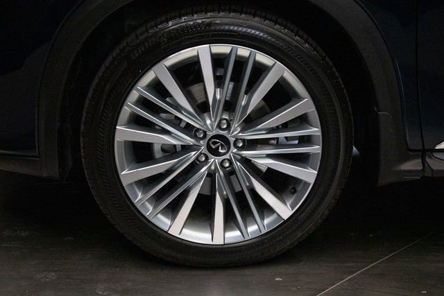 Used 2024 INFINITI QX50 Sensory w/ Accent Package image 8