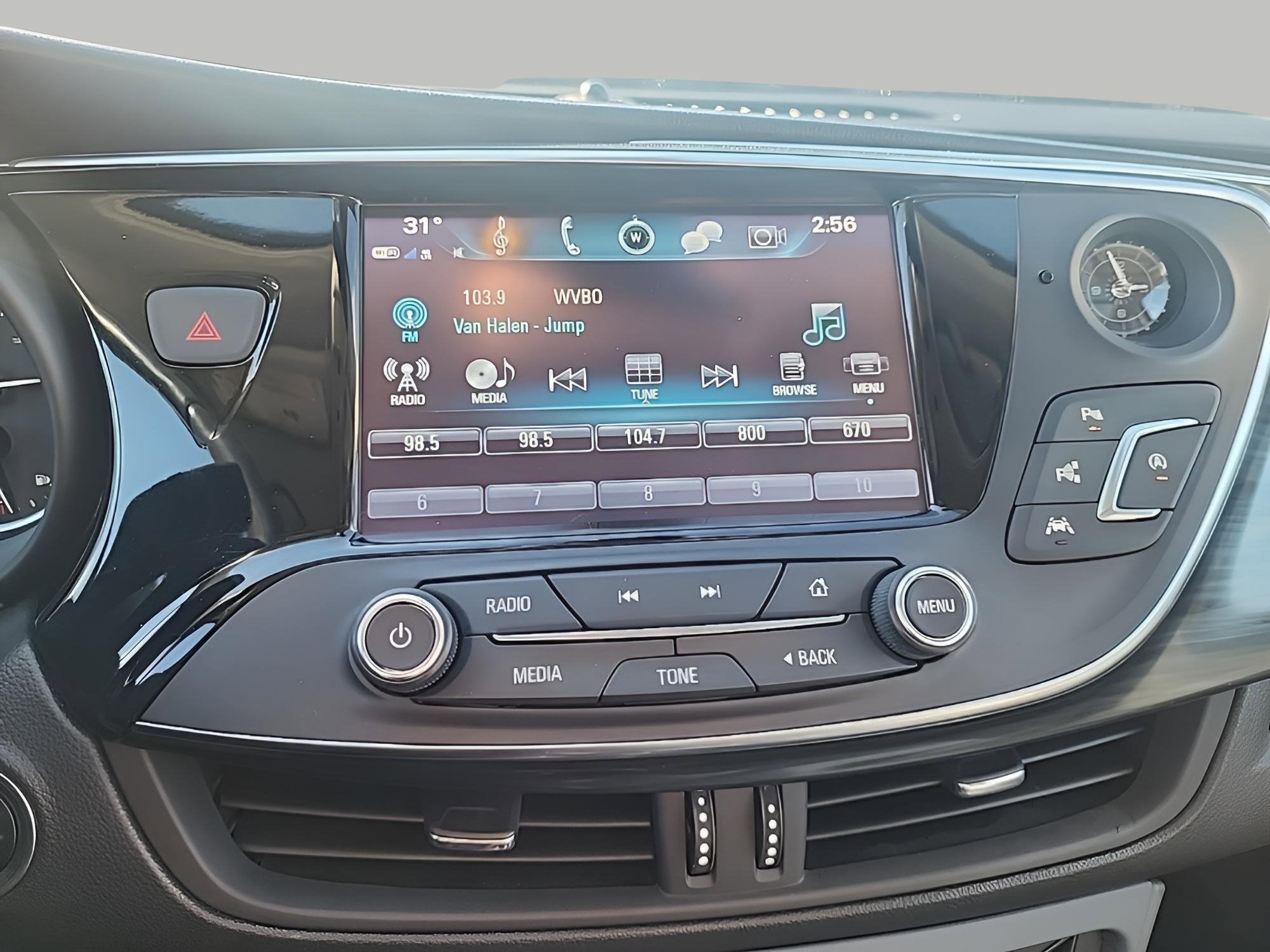 Used 2019 Buick Envision Premium w/ Driver Confidence Package image 23