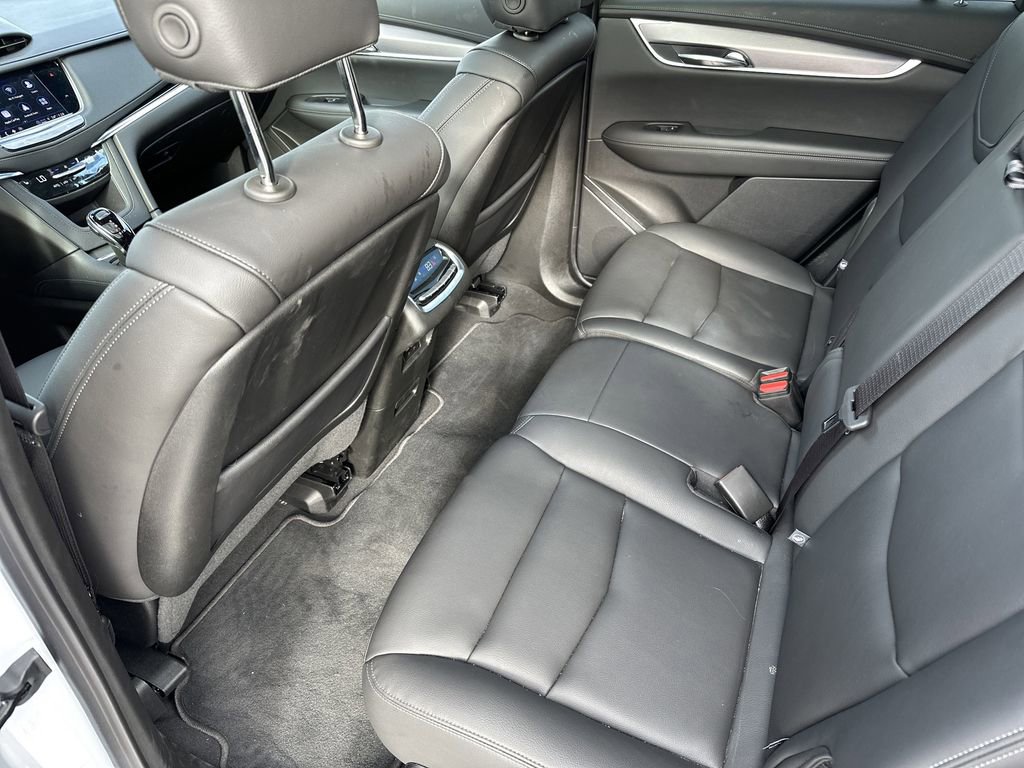 New 2025 Cadillac XT6 Luxury FWD image 29