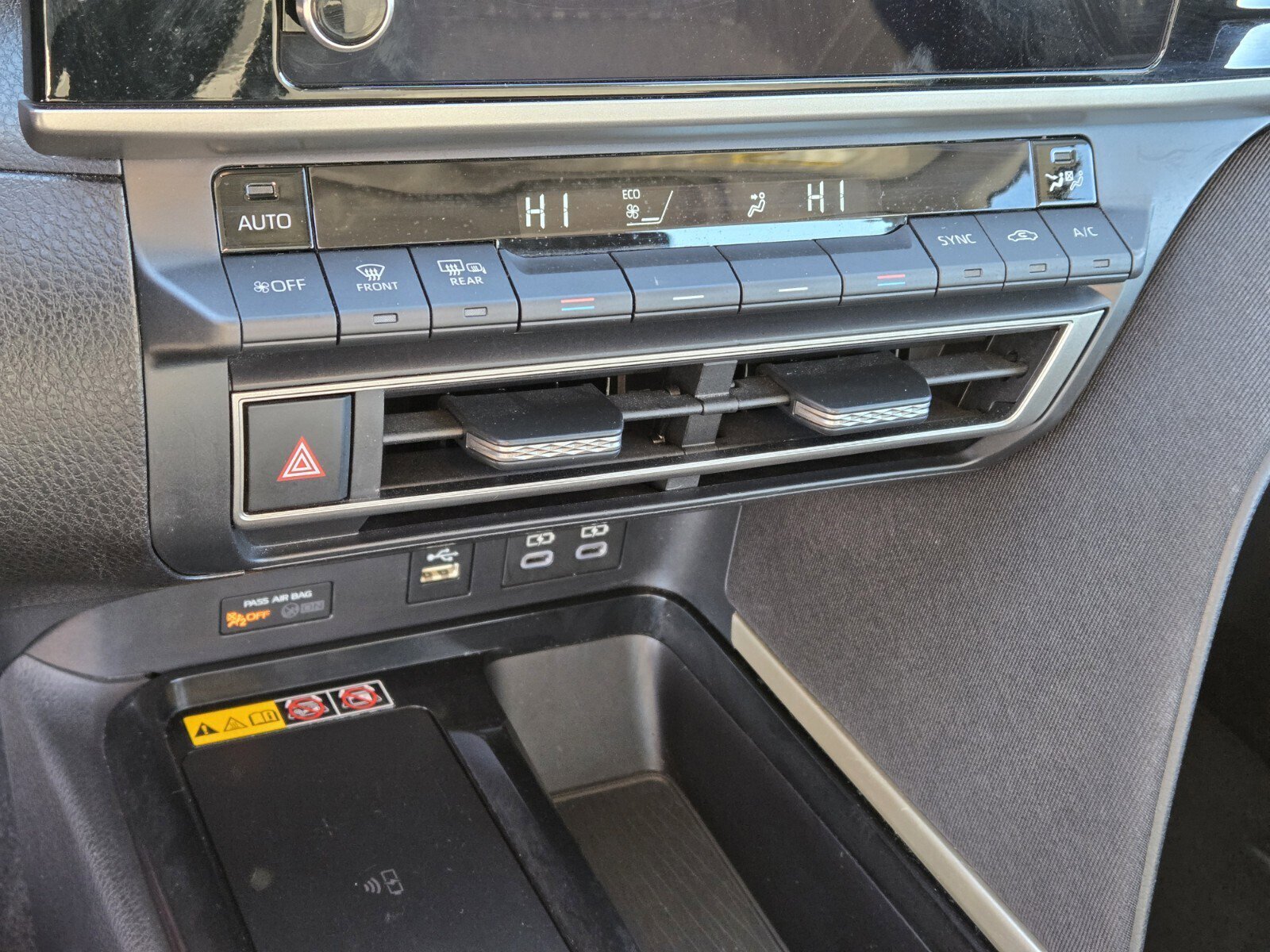 Used 2025 Toyota Camry SE image 24