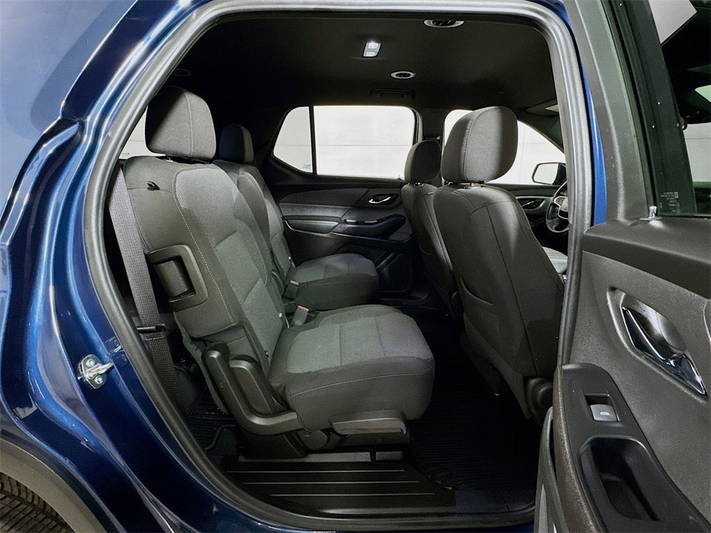 Used 2023 Chevrolet Traverse LT image 25