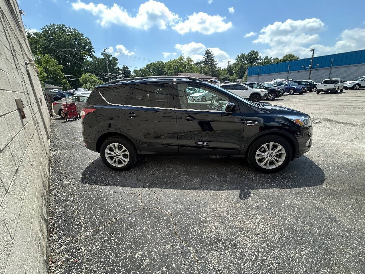 Used 2017 Ford Escape SE w/ Equipment Group 201A FWD image 12