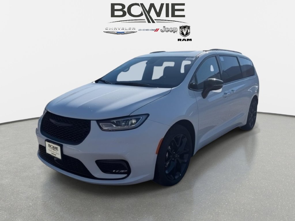 New 2026 Chrysler Pacifica Limited w/ Uconnect Theater Family Group FWD image 2