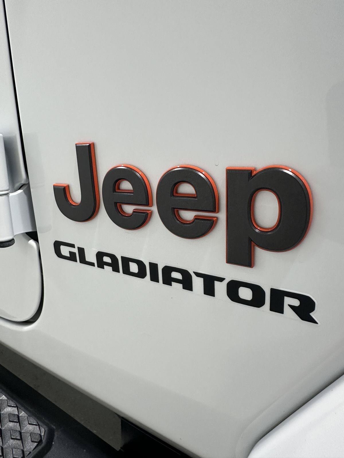 Used 2023 Jeep Gladiator Mojave w/ Dual Top Group AWD/4WD image 25