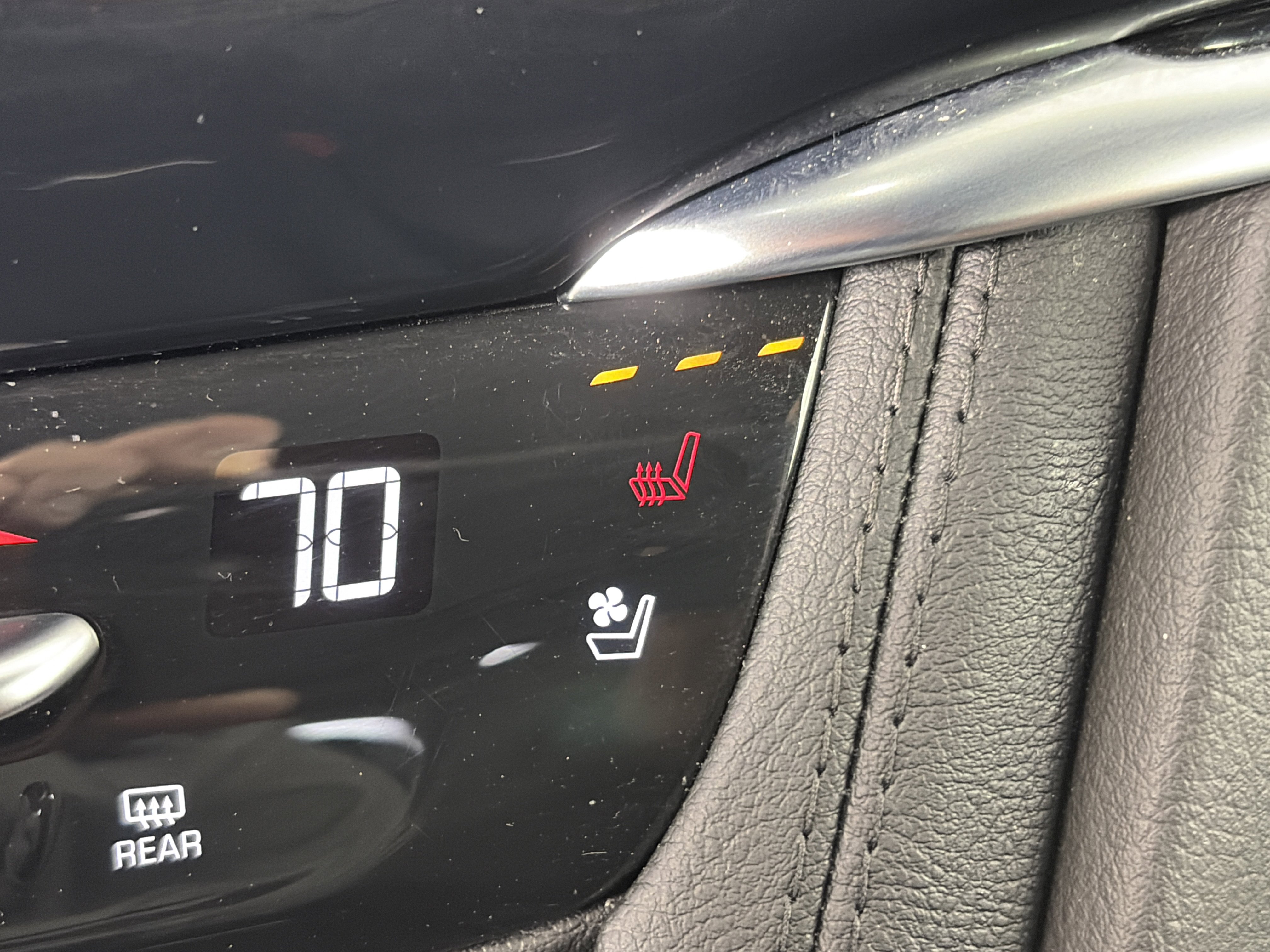 Certified 2024 Cadillac XT6 Sport w/ Technology Package image 32