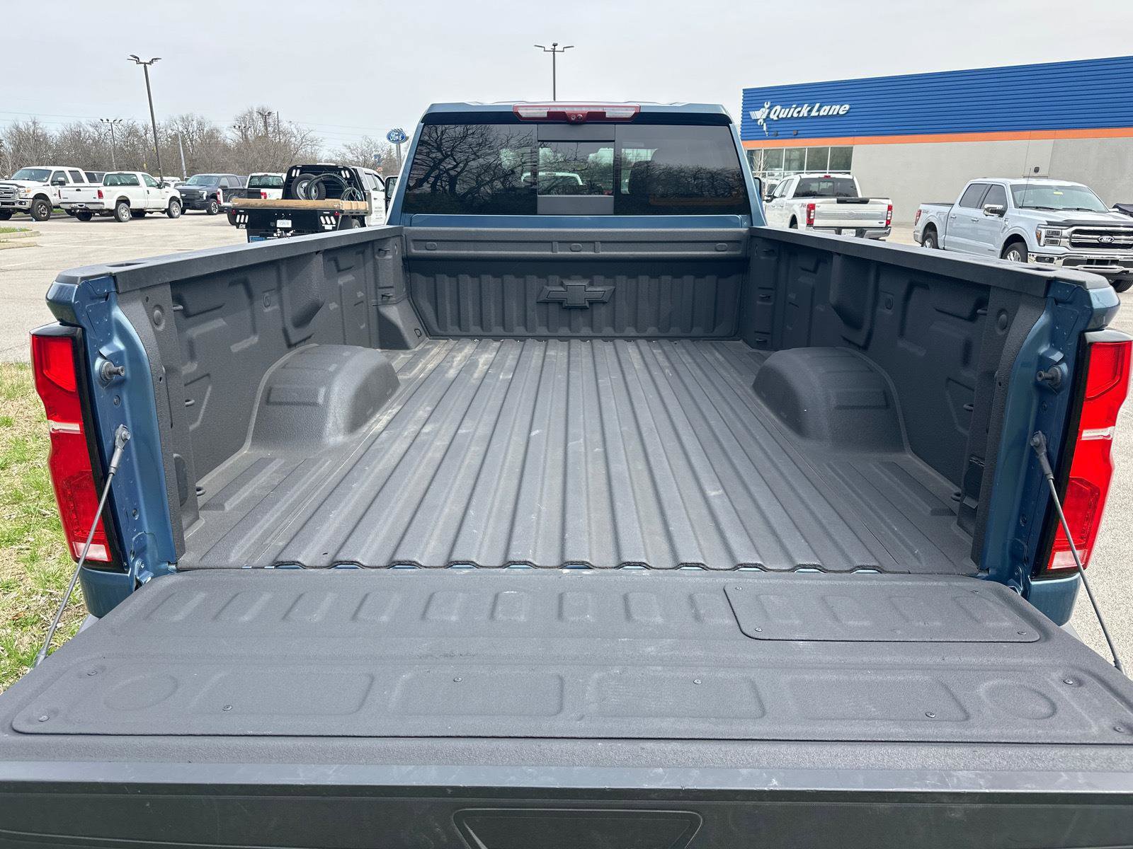 Used 2024 Chevrolet Silverado 2500 LTZ w/ LTZ Plus Package image 11