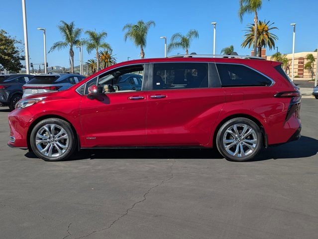 Used 2021 Toyota Sienna Platinum image 8