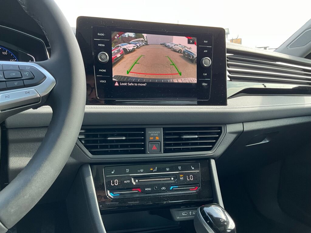 New 2025 Volkswagen Jetta SEL image 17