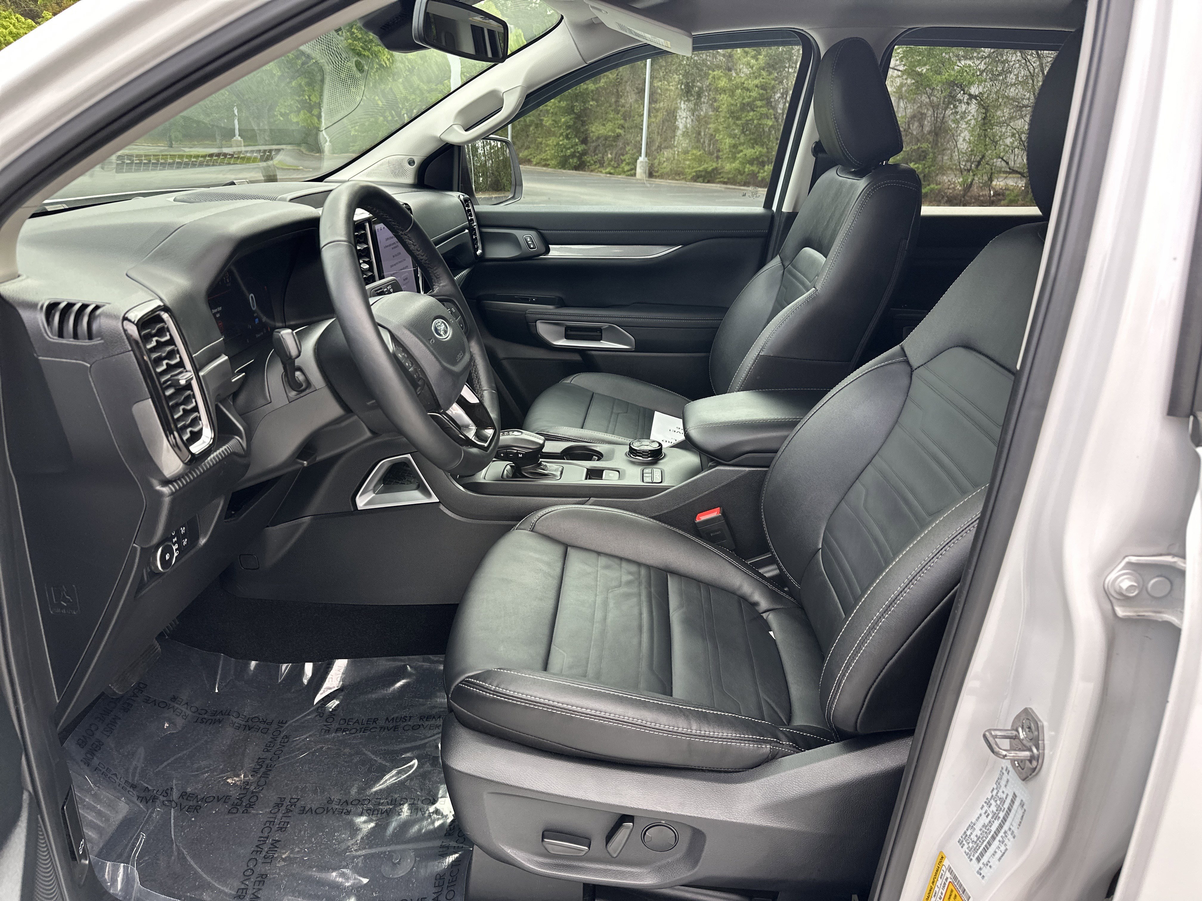 Used 2024 Ford Ranger Lariat w/ FX4 Off-Road Package image 16
