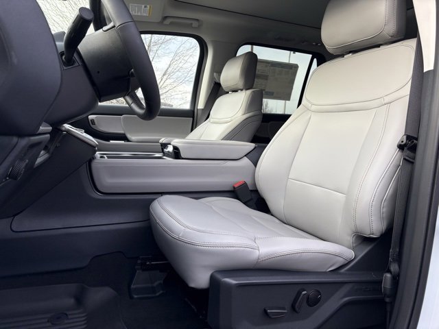 New 2025 Ford Expedition Max Active image 12