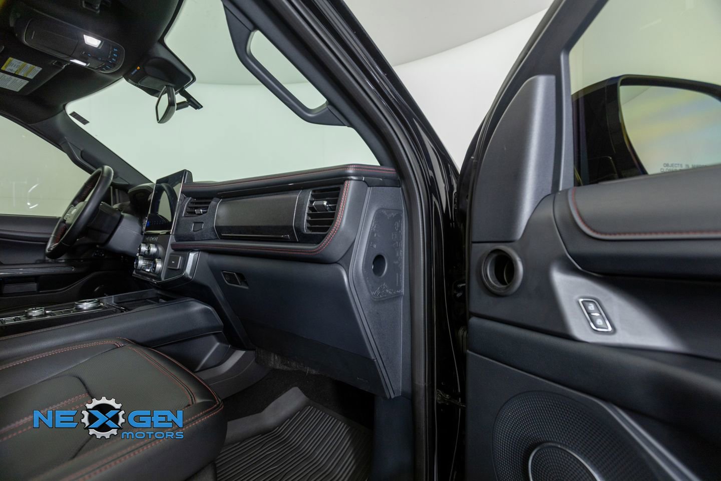 Used 2024 Ford Expedition Max Limited image 38