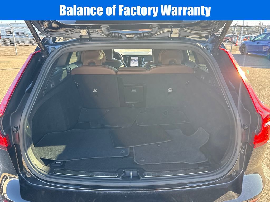 Used 2024 Volvo V60 B5 Cross Country Plus image 20