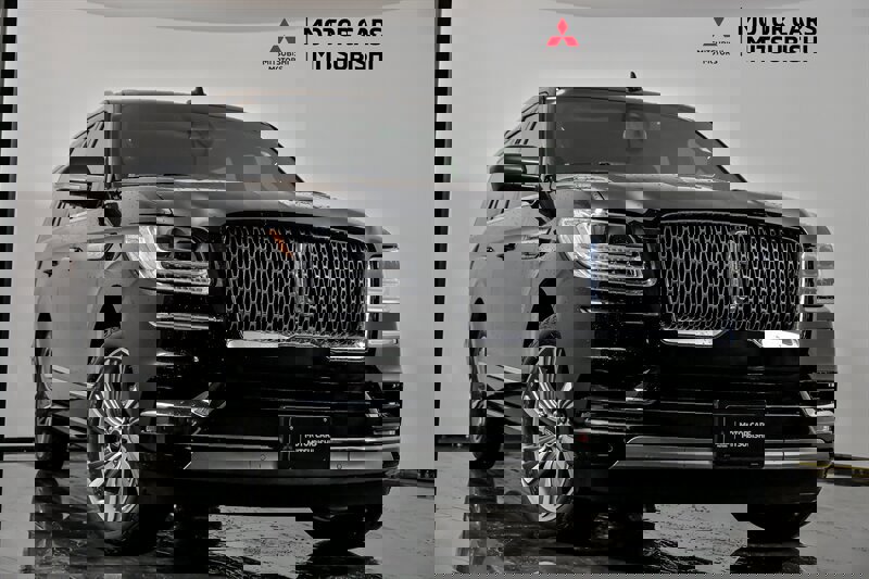 Used 2018 Lincoln Navigator L Reserve w/ Technology Package image 1