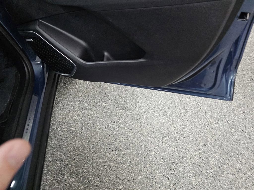 Used 2025 Buick Enclave Preferred image 18