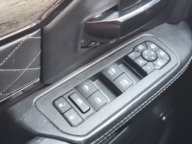 Used 2025 RAM 3500 Limited AWD/4WD image 22