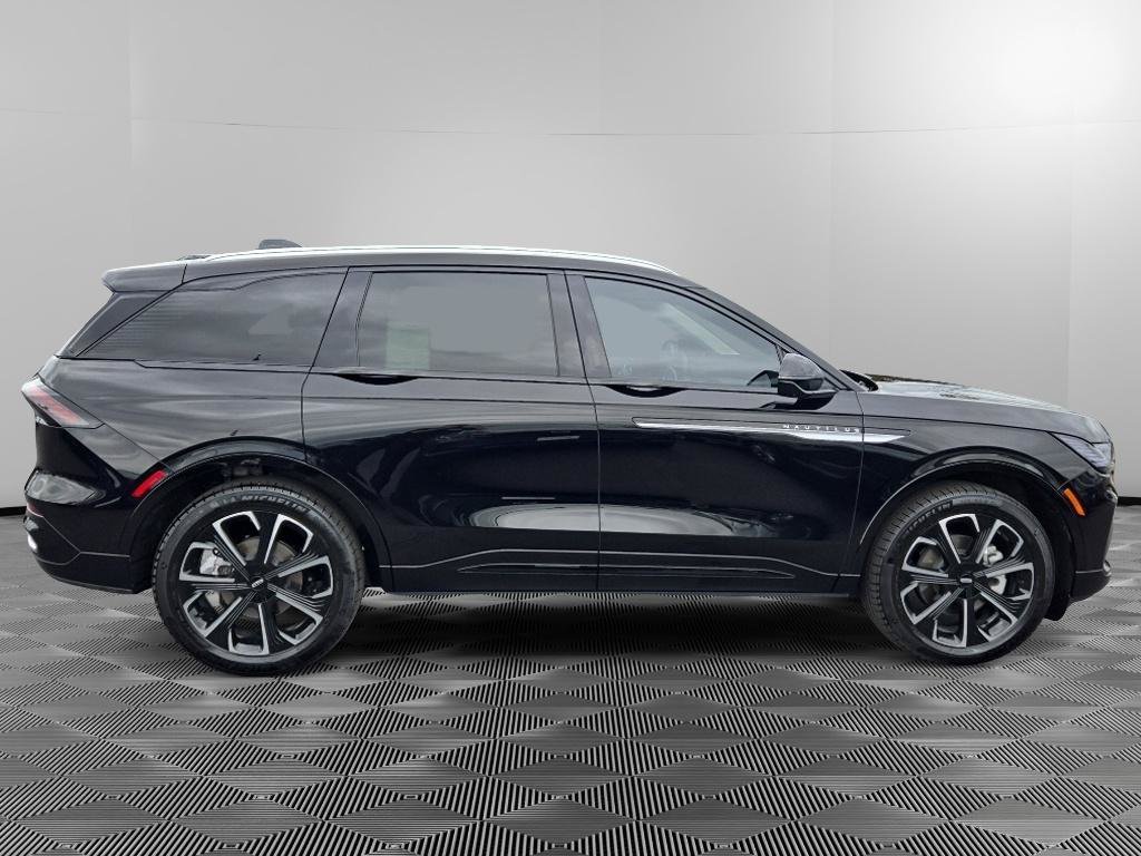 Used 2026 Lincoln Nautilus Reserve AWD/4WD image 8