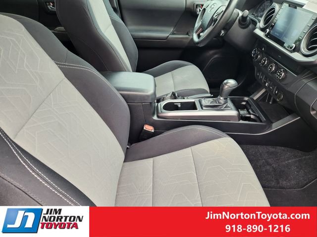 Used 2020 Toyota Tacoma TRD Off-Road w/ Technology Package AWD/4WD image 15