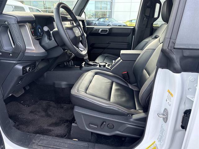 Used 2025 Ford Bronco Outer Banks image 17