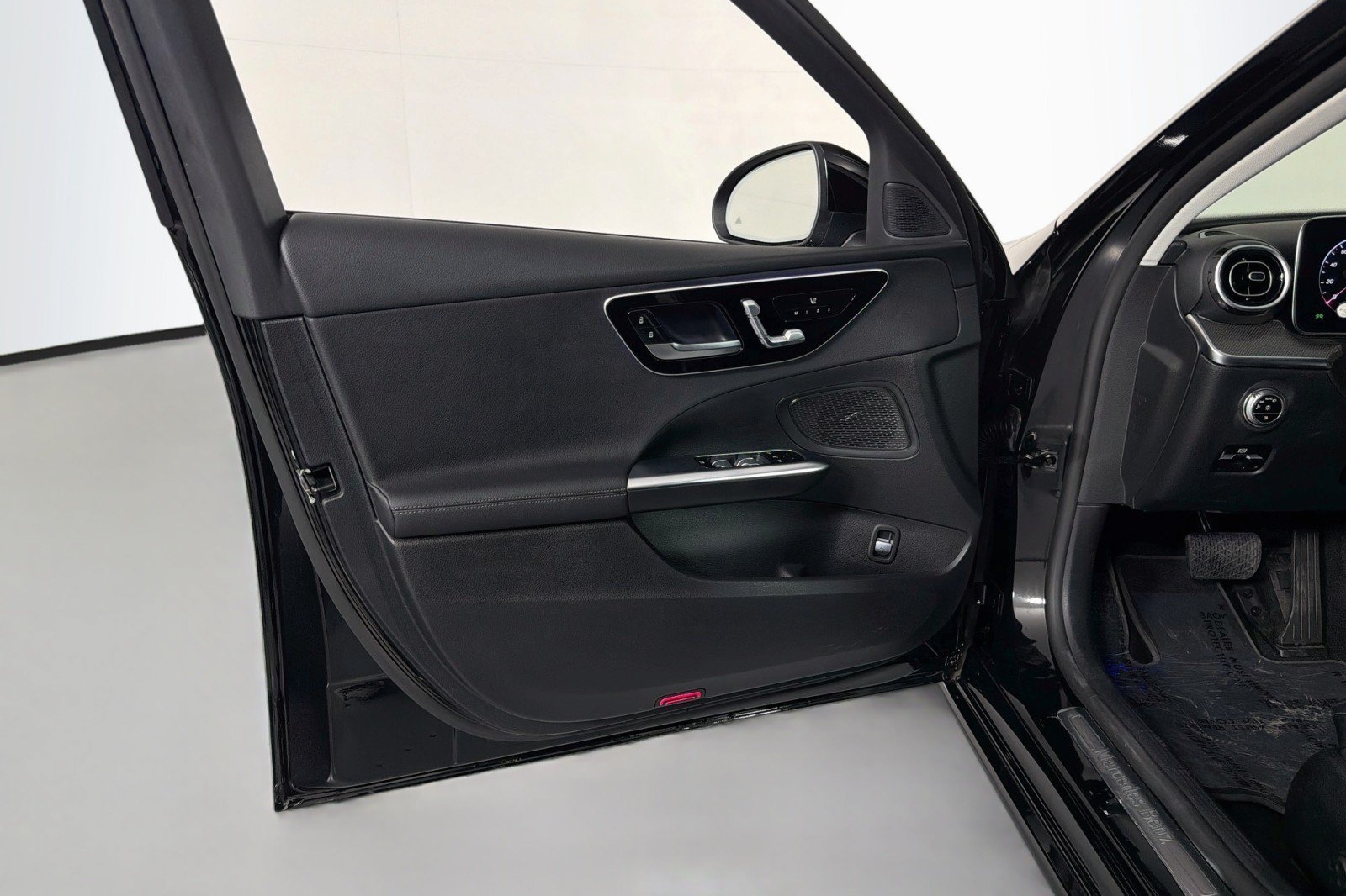 Used 2022 Mercedes-Benz C 300 Sedan image 21